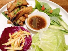 蜜糖炭烧猪颈肉配沙拉-星叶·东南亚料理(宁波万象汇店)