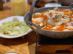 -老滇山寨•云南特色菜•地方菜•民族风情歌舞表演(金碧店)