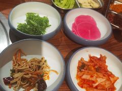 -明洞阿姨·韩式酱蟹烤肉·创意料理(三元桥店)