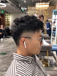 点击看大图 -容萨美业·美容美发