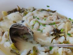 -严记小天府酸菜鱼(西四路店)