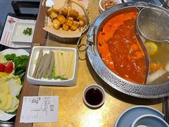 -左庭右院鲜牛肉火锅(金山万达店)