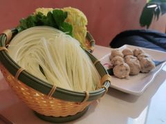 -喃喃椰·糟粕醋·椰子鸡火锅(七堡花园店)