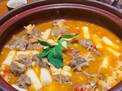 -老滇山寨•云南特色菜•地方菜•民族风情歌舞表演(金碧店)