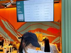 -星巴克(上海虹桥站2A检票口)
