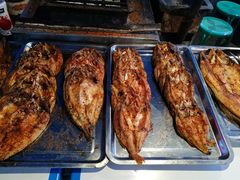 -布尔津河堤夜市