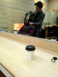 点击看大图 技术和帅气兼备的发型师-CARR SALON