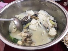 豆腐元西鱼头汤-农夫烧鸡(西江路店)
