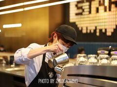 -星巴克臻选(上海虹桥新天地三店)