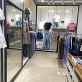 6IXTY8IGHT，一百块在商场买衣服，性价比价格都实惠