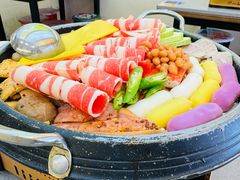 -豚妈妈汤饭·部队锅(南京东路店)