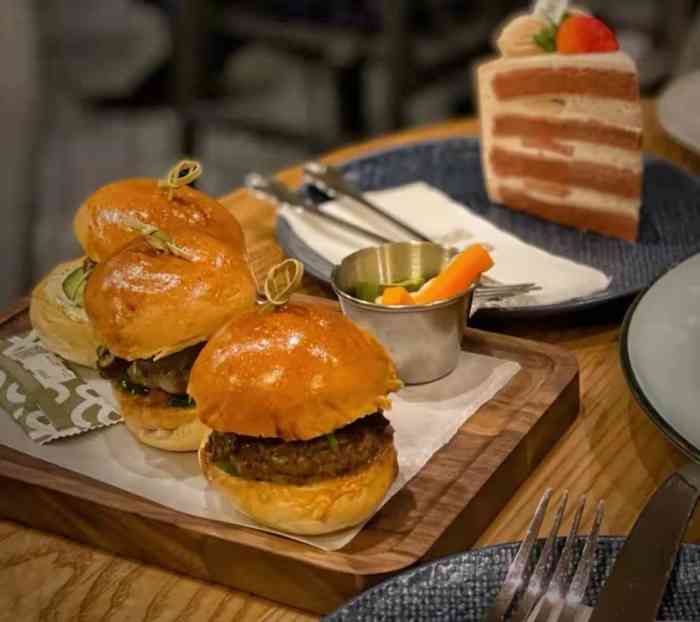 gaga(三里屯旗舰店)-"环境:三里屯北区二层,抬头就能看到一个大.