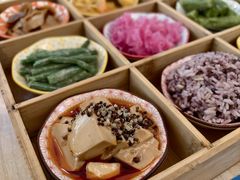 -轻蔬不用等·素食(江苏路店)