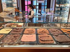 面包甜点陈列柜-Laderach 莱德拉(上海环贸iapm店)