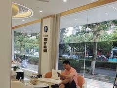 -皓齿连锁·雅贝健口腔·种植·矫正中心(虹口曲阳路店)