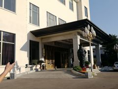 -南郊宾馆·风味自助餐厅·山东十六地市特色菜