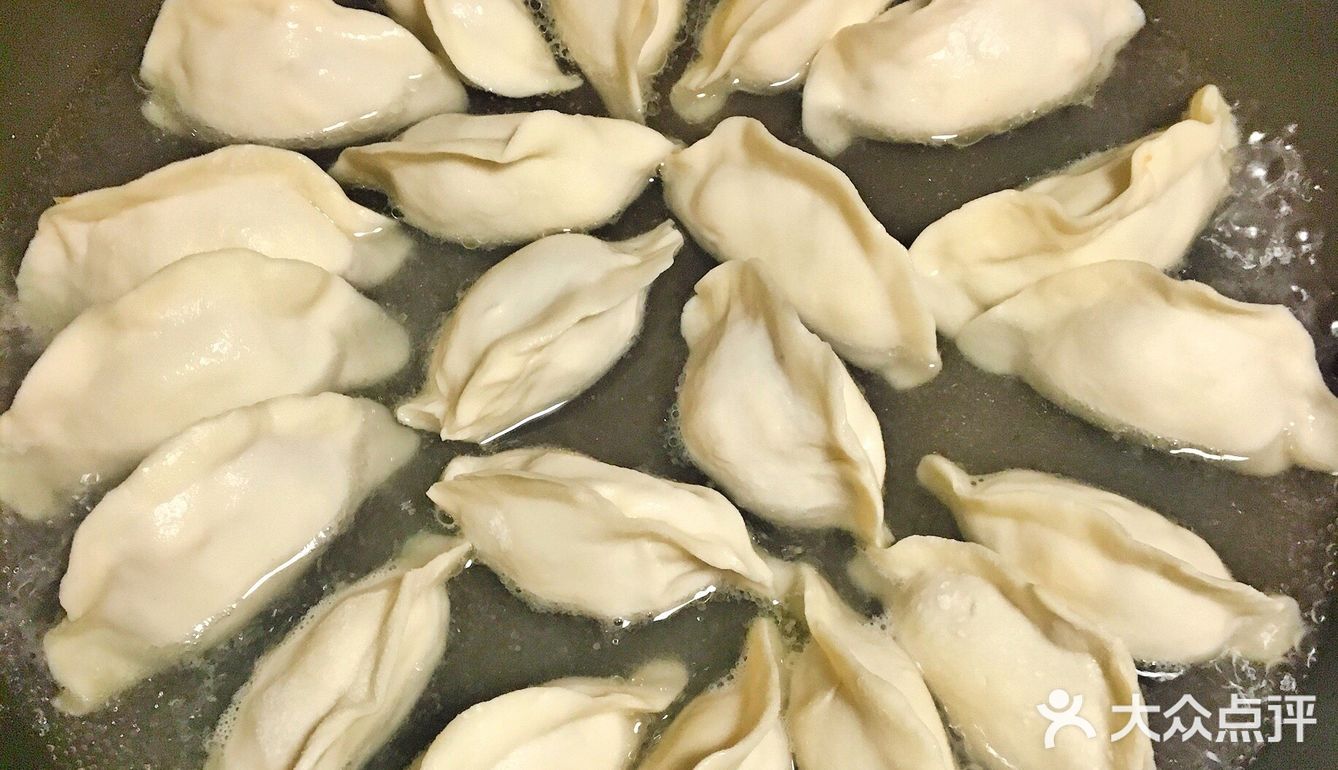 10分钟完成一道家常菜——香煎饺子