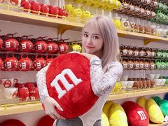 -m豆巧克力世界(上海世茂广场店)