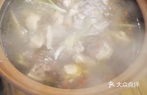 Pepper Herbal Pig's Stomach Chicken Stew
