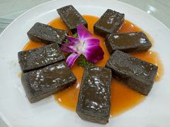 鲍汁黑豆腐-口衣记鸡饭店