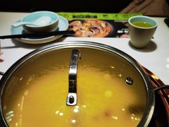 -洪氏嗨捞·猪肚鸡火锅(阳光天地店)