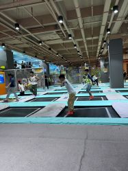 -反弹蹦床公园·运动乐园·团建·亲子派对(深圳观澜湖店)