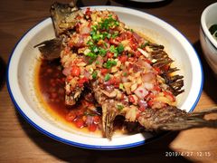 香煎鲫鱼-费大厨辣椒炒肉(万家丽一店)