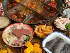 -渝嘴小老弟老火锅(华新村店)