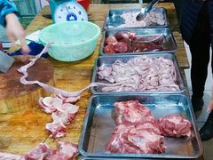 -标记美食新鲜猪杂(兴南大道店)
