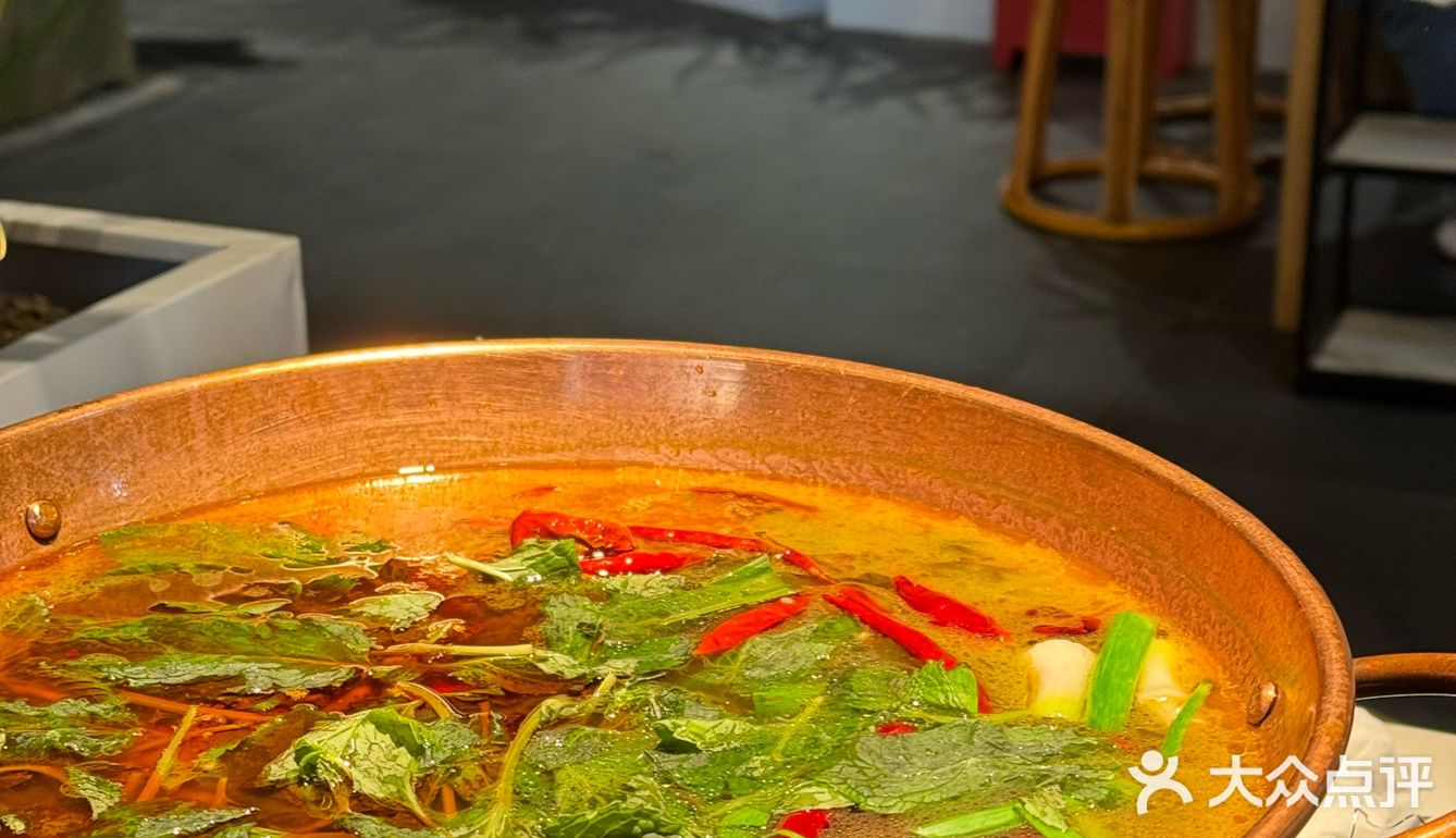 自助小料很齐全，也有自助水果可以吃。0元玩转这座城