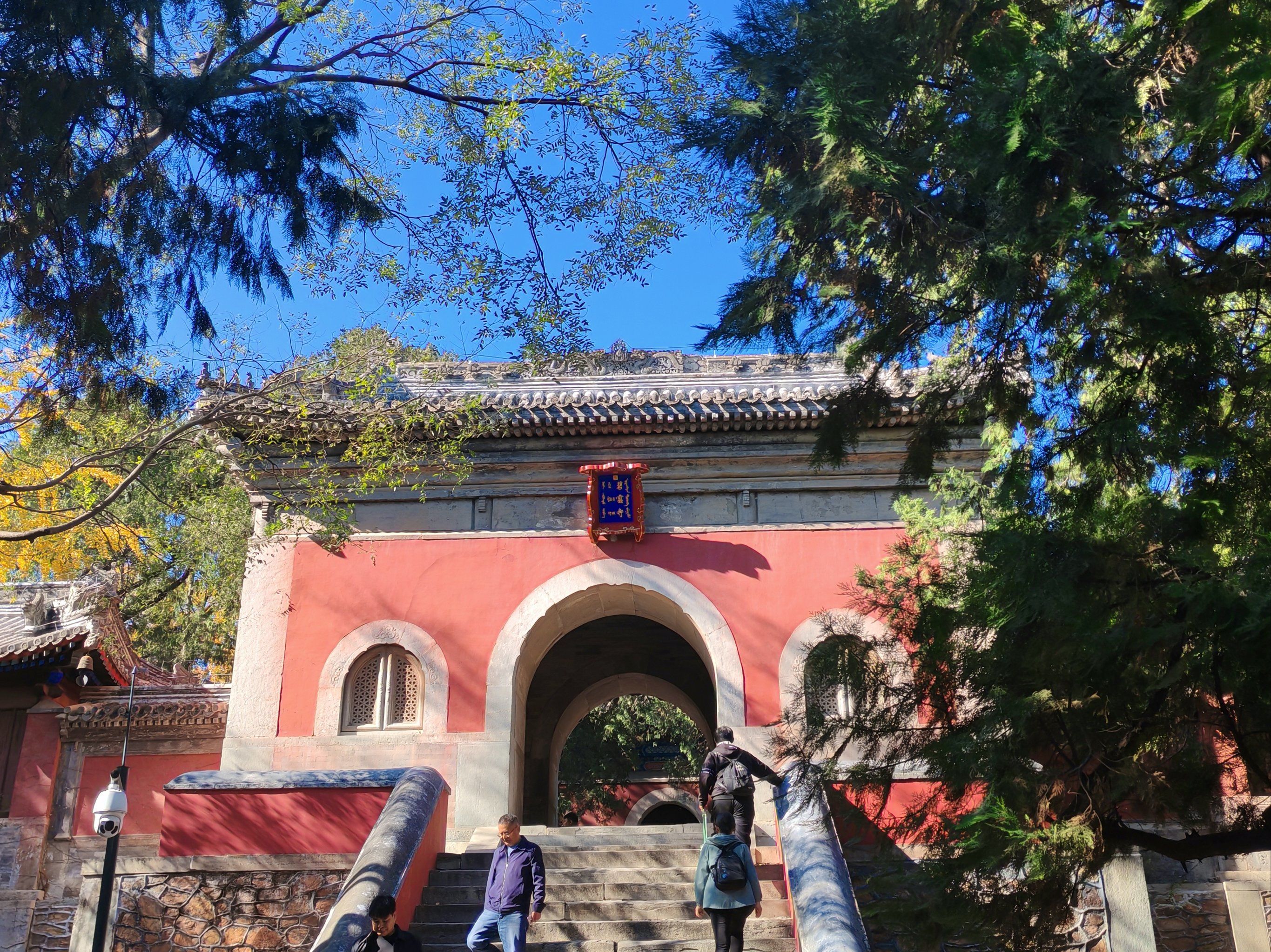 启程探访千年古刹