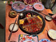 -周小明火锅(黑金冠社区店)