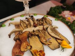 见手青-芸山季·云南野生菌火锅(人民广场来福士店)