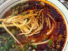 -伊穆祥牛肉面总店·清真