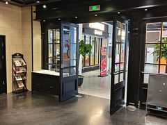 -川骄海鲜自助(王府井奥莱UP TOWN店原世界之花店)