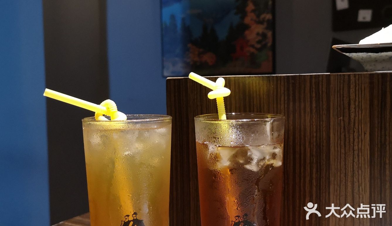 店的位置非常好找，就在小小意大利格力，路边很多停车位