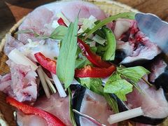 -野山舂·贵州现舂酸汤火锅(鸿通城店)