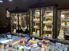 面包甜点陈列柜-红跑车(三牌楼店)