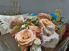 -何兮花店·气球派对鲜花店(马桥银春路万科城店)