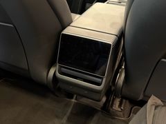 -TESLA 特斯拉(上海太古汇体验店)