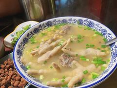 咸排黄豆扣凤爪-手抄板凳江南菜(湖滨商业街店)