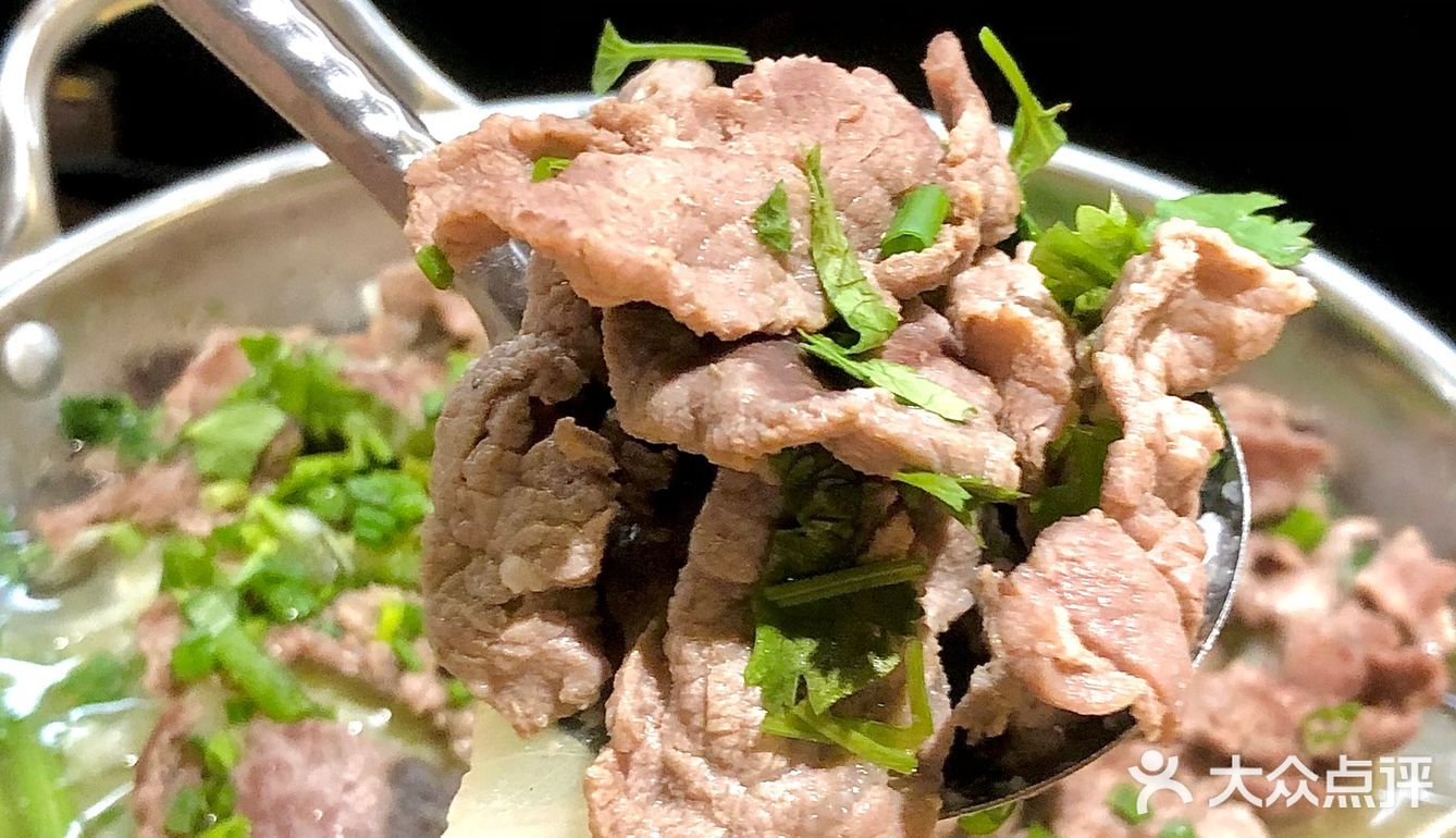 魔都探店 | 人均50就吃到正宗乐山翘脚牛肉