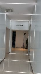 -LESSMORE科技头皮理容中心