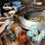 你们觉得文和友臭豆腐好吃还是黑色经典呢??