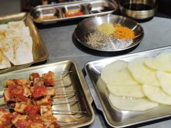 东北特色牛肉串-围炉肉舍•炭烤活鳗•丹东海鲜烤肉(步行街店)