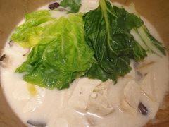 -滇香肴·云南菜蒸汽石锅鱼(云南北路店)