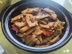 -万佛湖许老大铁锅鱼(黑金冠店)