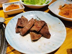 -唯成•韩国炭火烤肉 유성고기