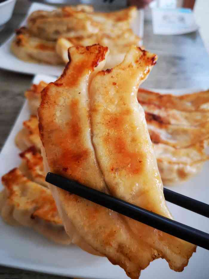 劈柴院锅贴-"差评:中午12点半来的,桌子没收拾干净."-大众点评移动版