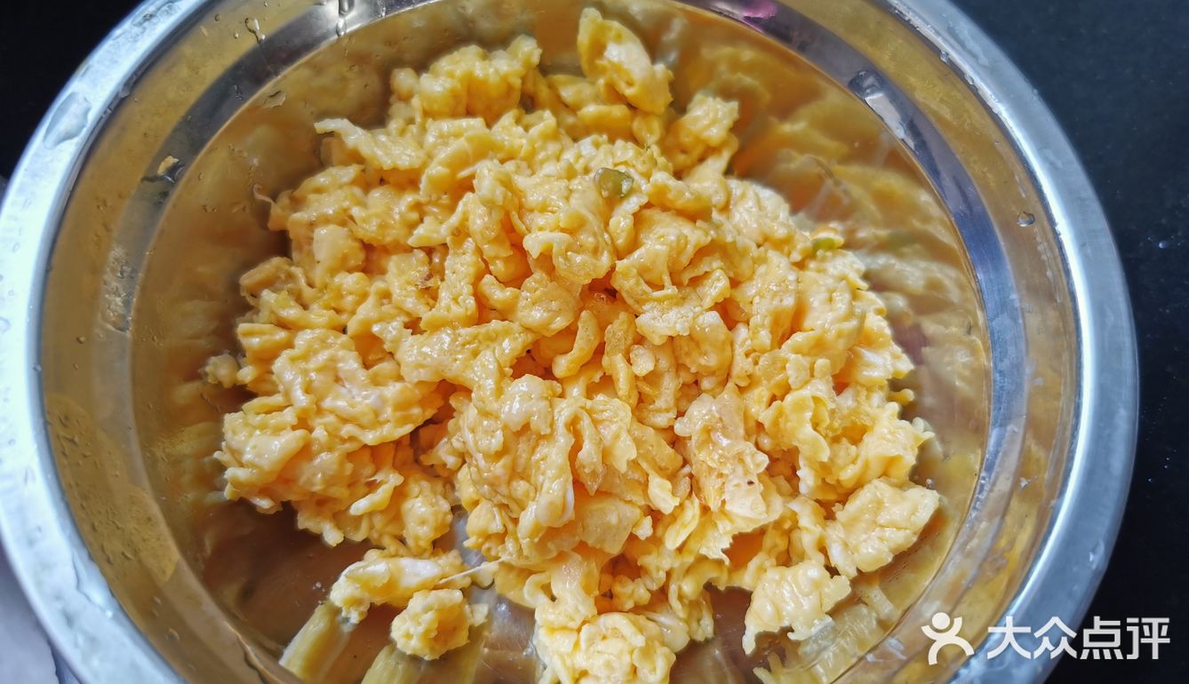 超级营养美味的香肠土豆西芹丁蛋炒饭